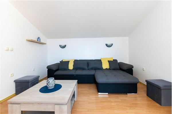 Apartment A2, for 6 persons