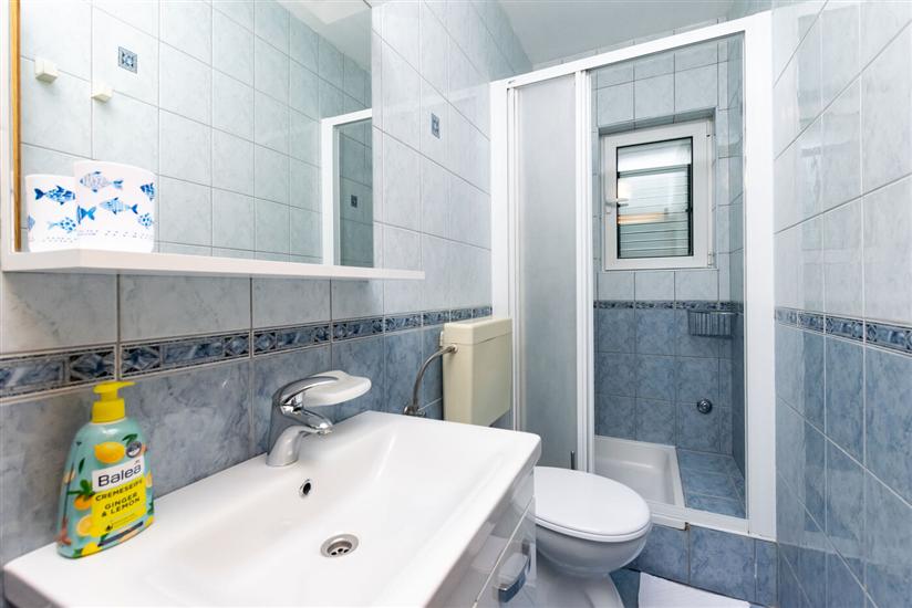 Apartment A2, for 6 persons