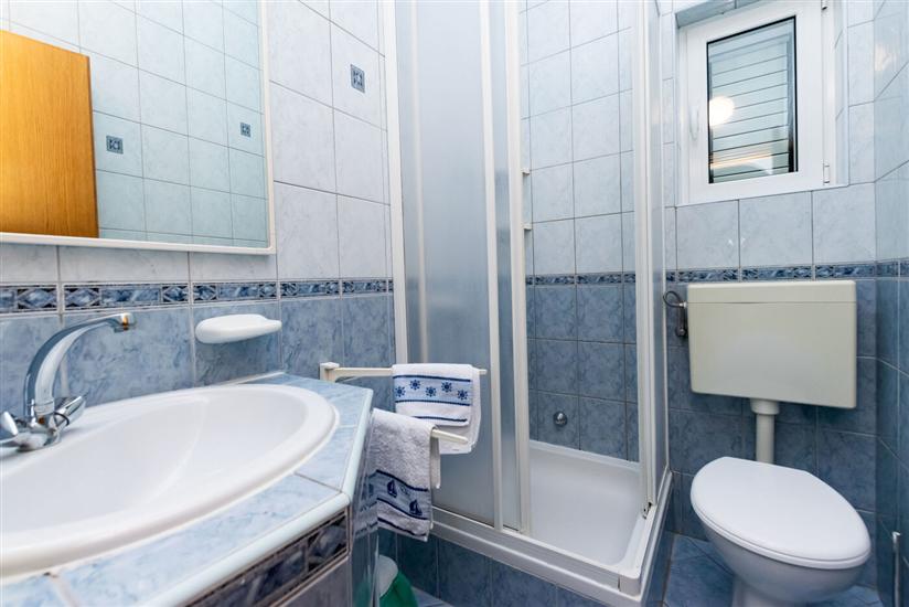 Apartment A2, for 6 persons