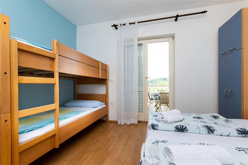 Apartment A2, for 6 persons