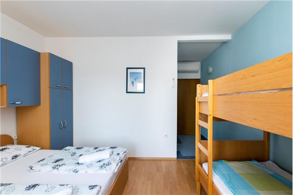 Apartment A2, for 6 persons