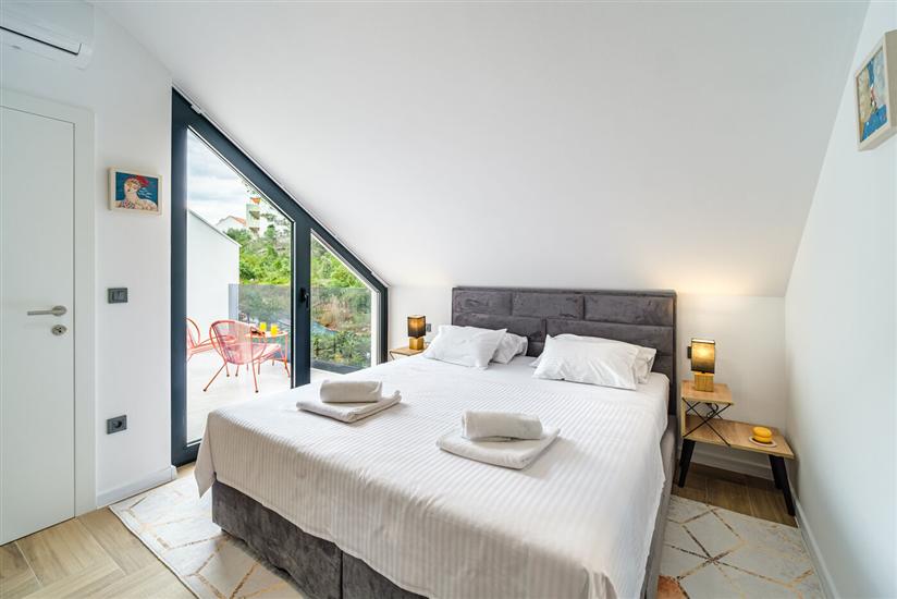 House K1, for 10 persons