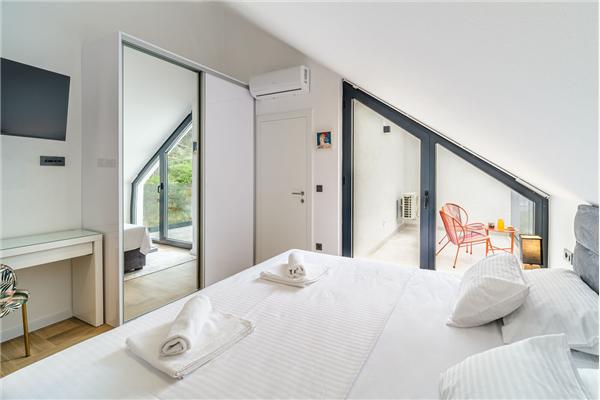 House K1, for 10 persons