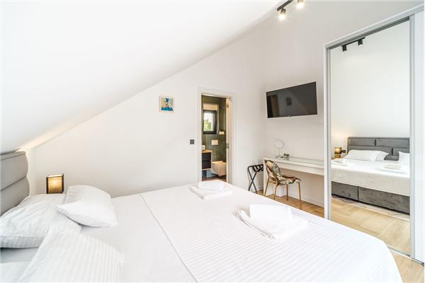 House K1, for 10 persons