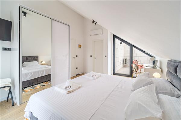 House K1, for 10 persons