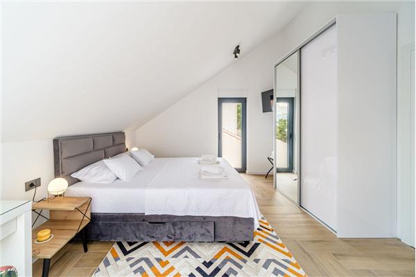 House K1, for 10 persons