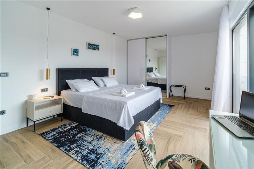 House K1, for 10 persons