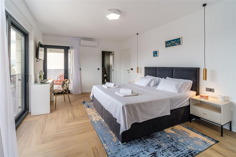 House K1, for 10 persons