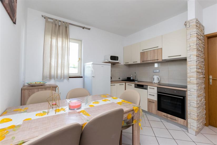 Apartment A4, for 5 persons