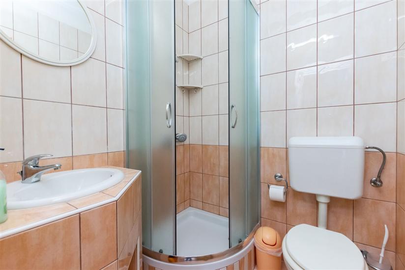 Apartment A4, for 5 persons