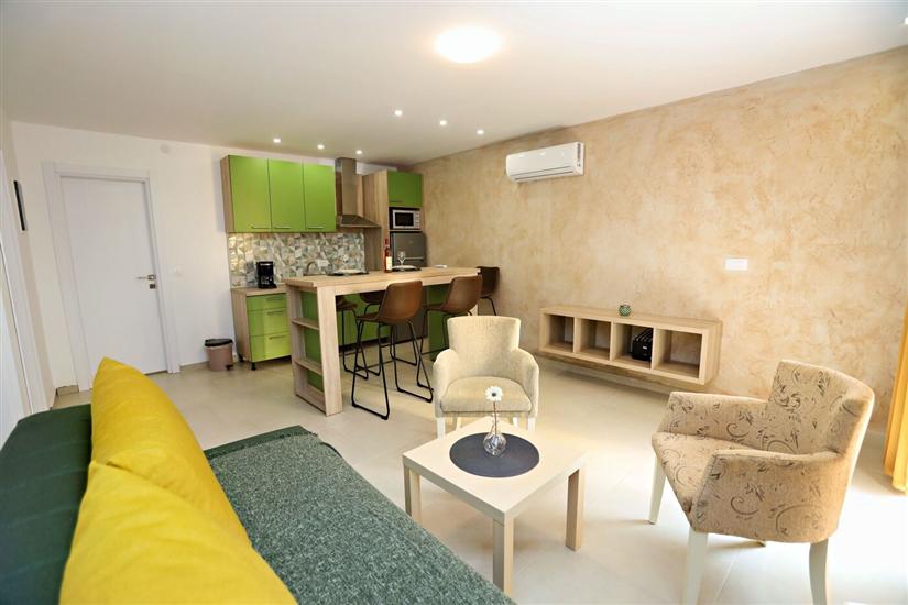 Apartment A8, for 5 persons
