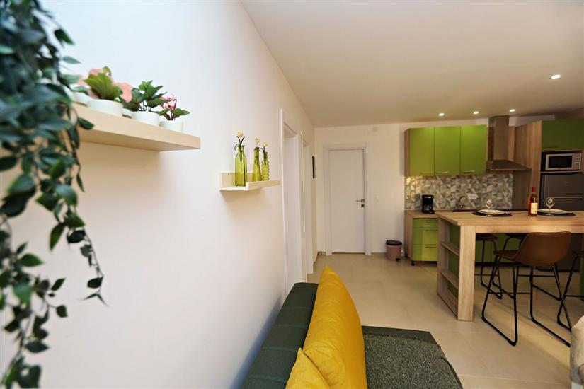 Apartment A8, for 5 persons