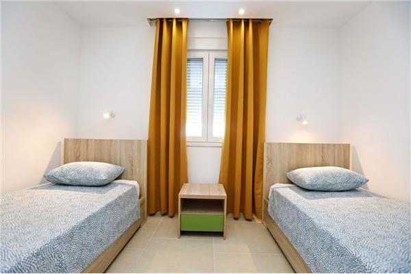 Apartment A8, for 5 persons