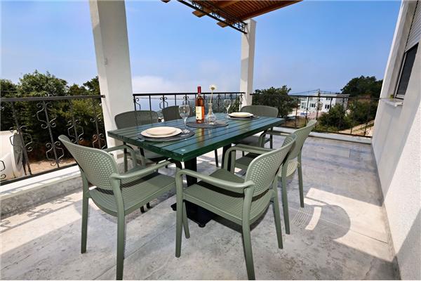 Apartment A8, for 5 persons