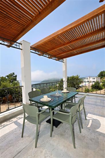 Apartment A8, for 5 persons