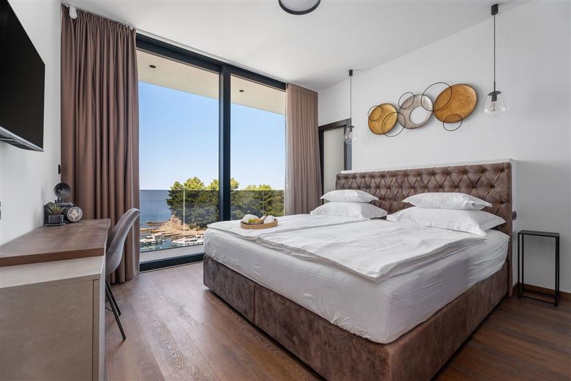 House K1, for 10 persons