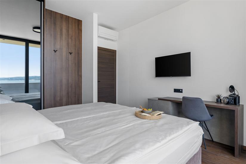 House K1, for 10 persons