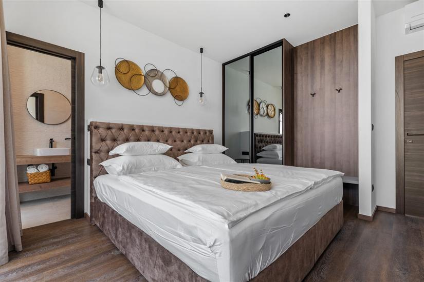 House K1, for 10 persons