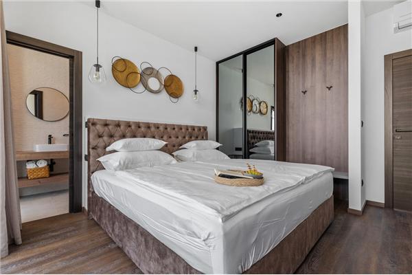 House K1, for 10 persons