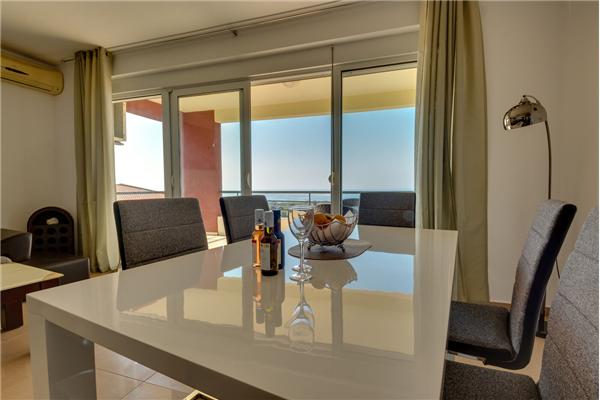 Apartment A8, for 6 persons