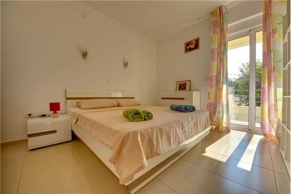 Apartment A8, for 6 persons