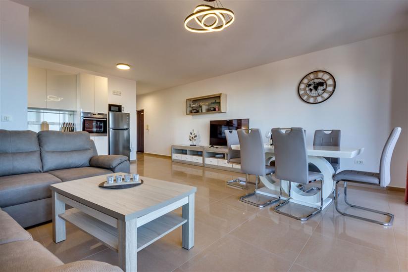 Apartment A9, for 6 persons