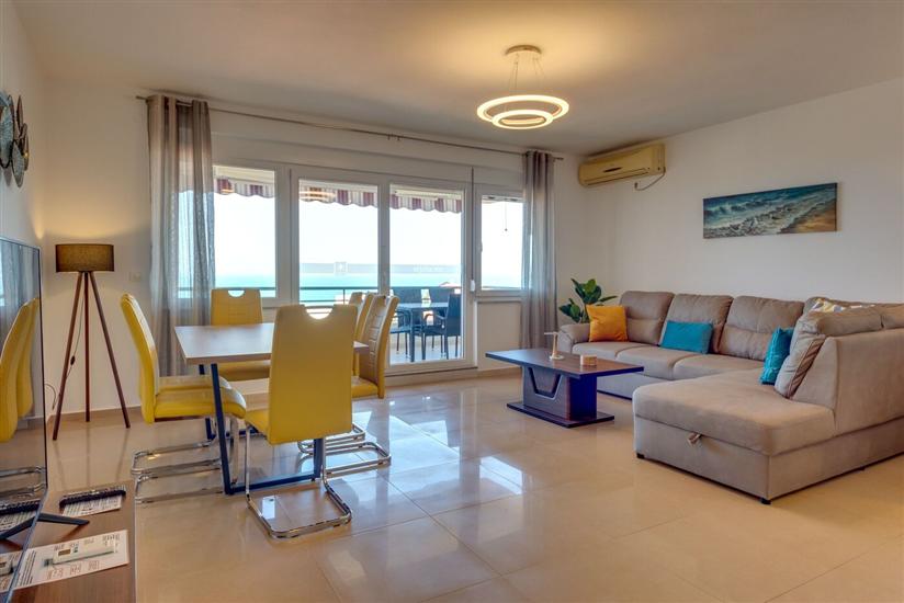 Apartment A10, for 6 persons