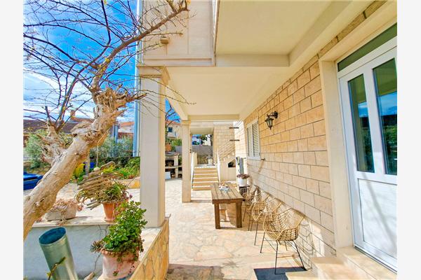 Apartment A4, for 5 persons