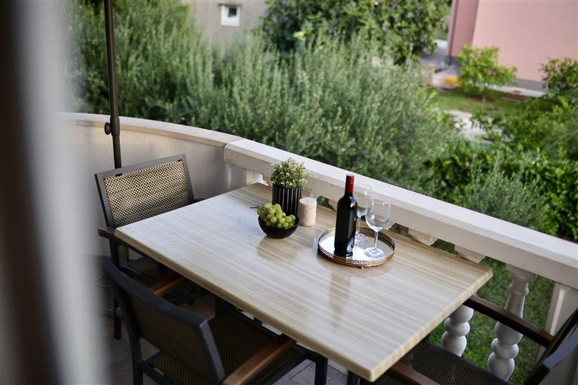 Apartment A1, for 6 persons