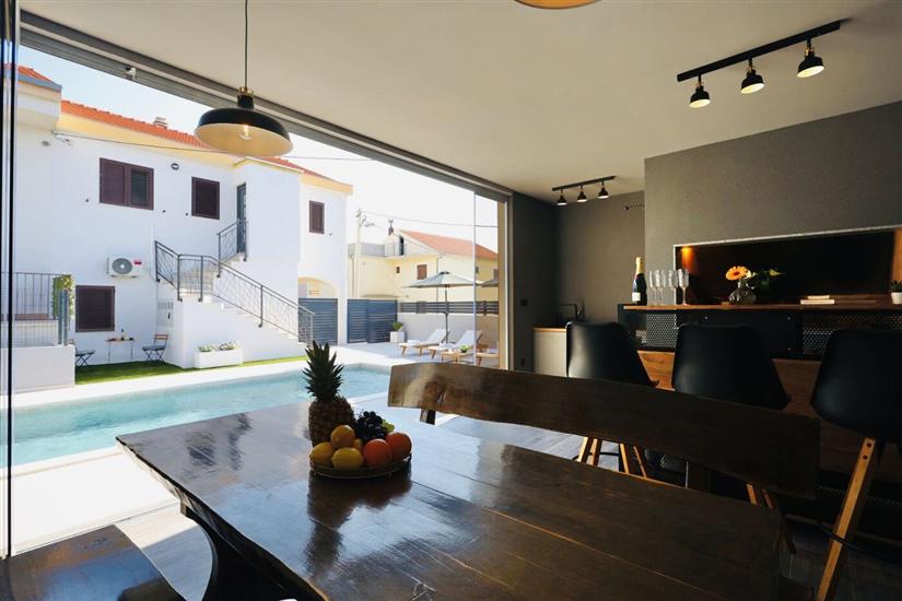 Apartment Holiday Home TiA