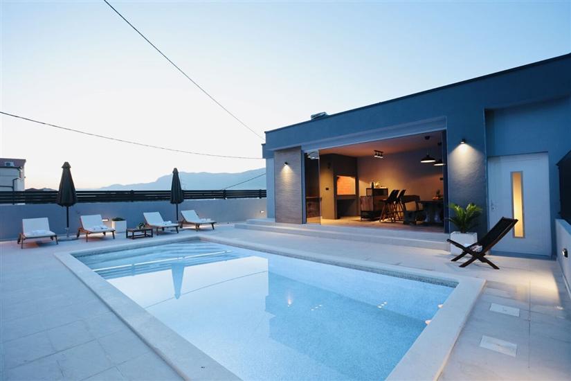 Apartment Holiday Home TiA