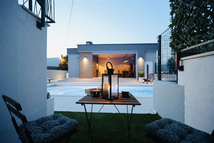 Apartment Holiday Home TiA