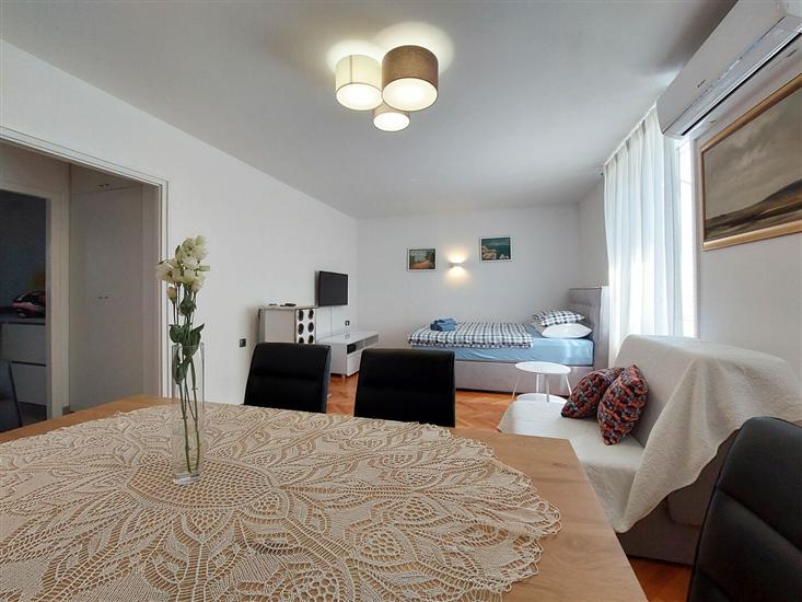 Apartment A2, for 3 persons
