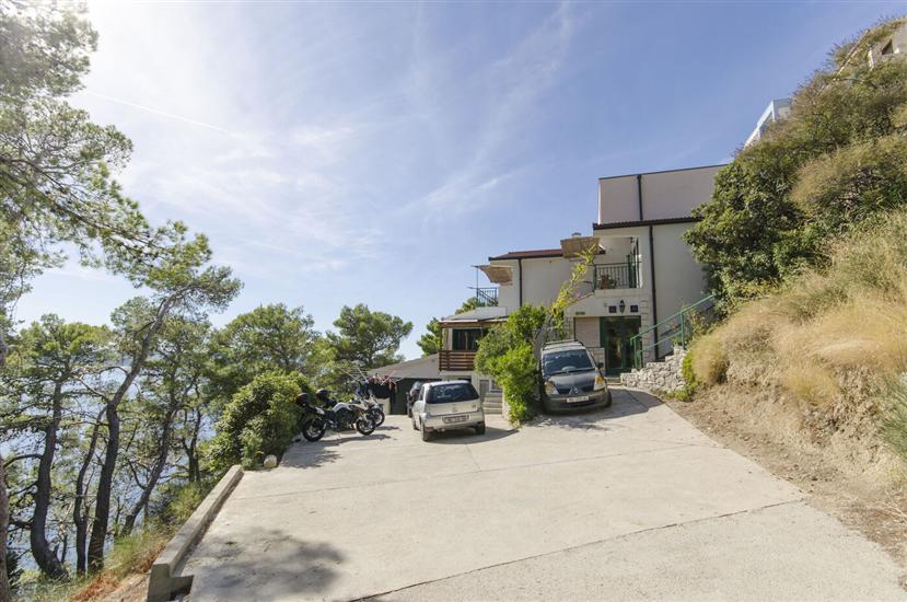 Apartments Mira Beachfront Bliss