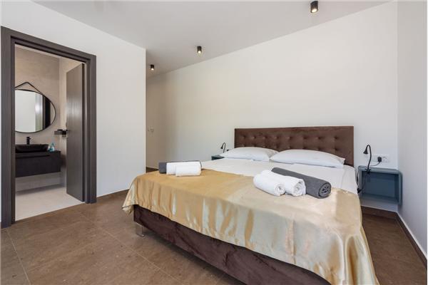 House K1, for 8 persons