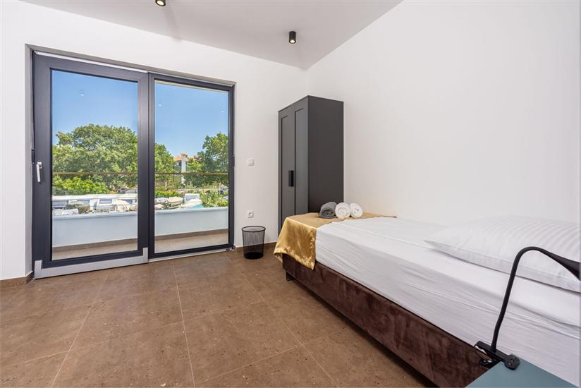 House K1, for 8 persons