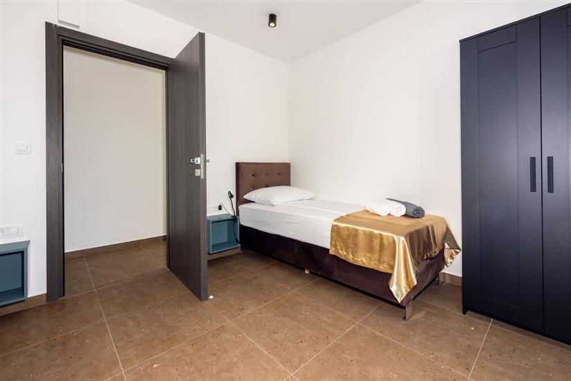 House K1, for 8 persons