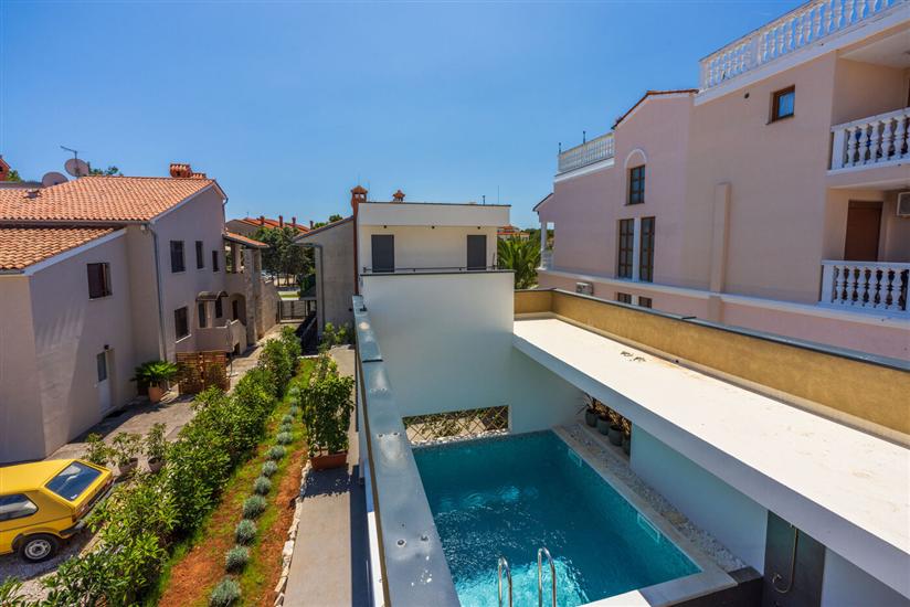 House K1, for 8 persons