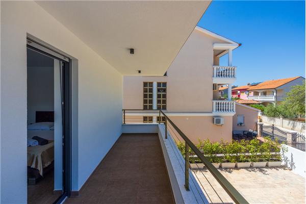 House K1, for 8 persons