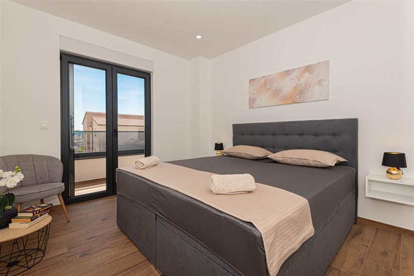 House K2, for 8 persons