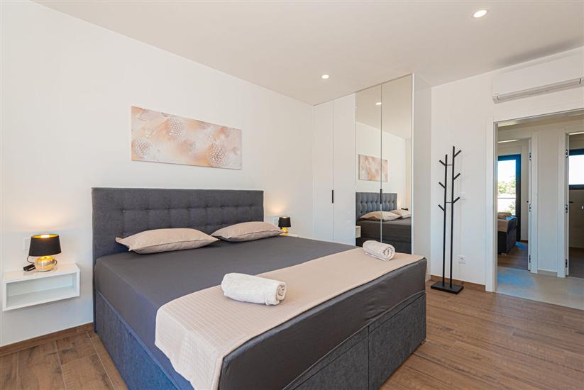 House K2, for 8 persons