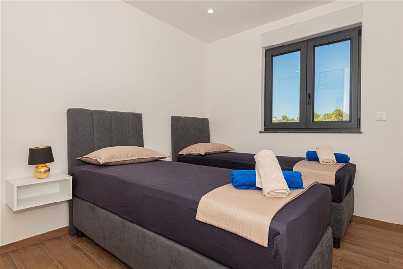 House K2, for 8 persons