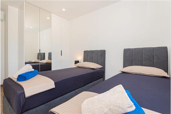 House K2, for 8 persons