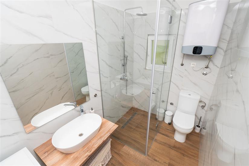 Hiša K1, na 6 osebe