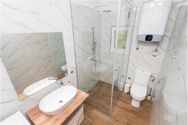 Hiša K1, na 6 osebe