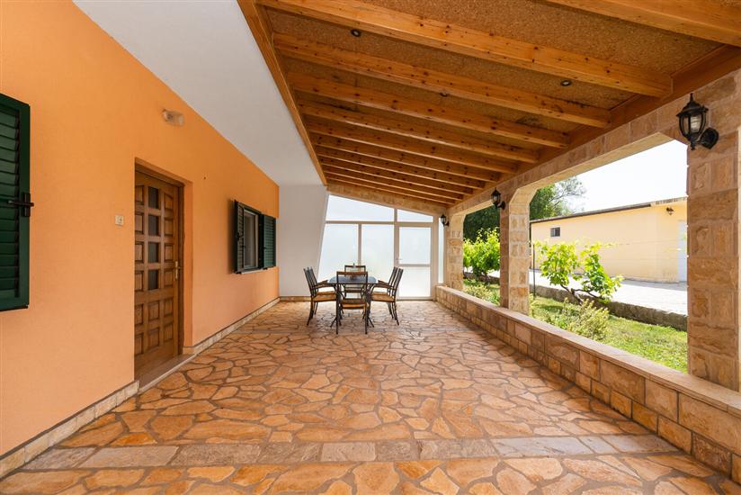 Hiša K1, na 6 osebe