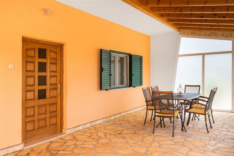 Hiša K1, na 6 osebe