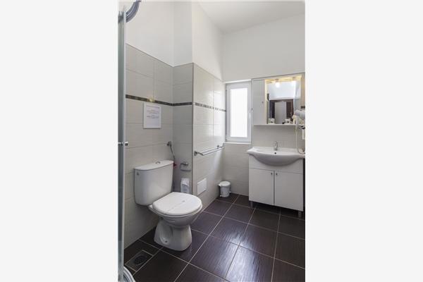 Room S21, for 2 persons