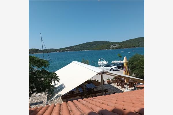 Room S21, for 2 persons