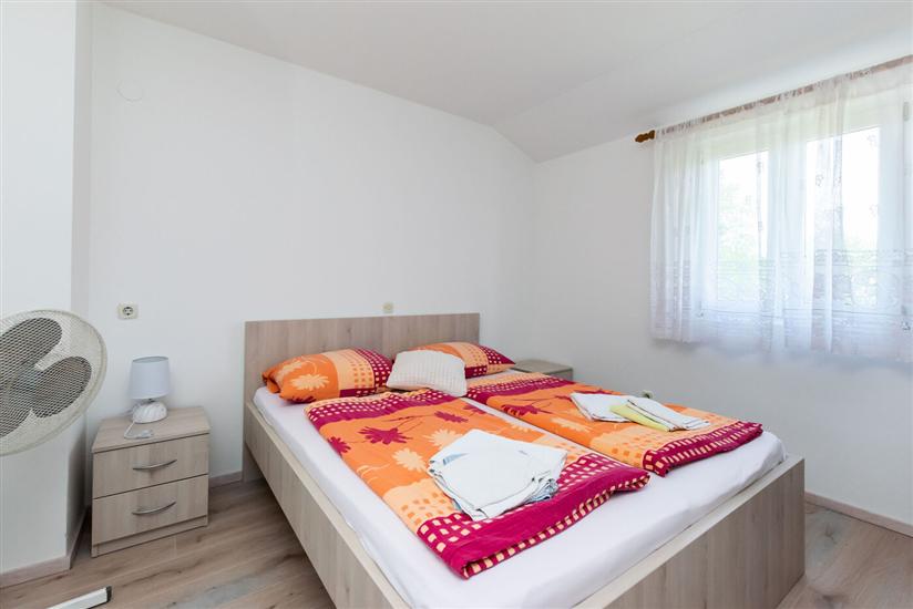 Apartment A2, for 7 persons